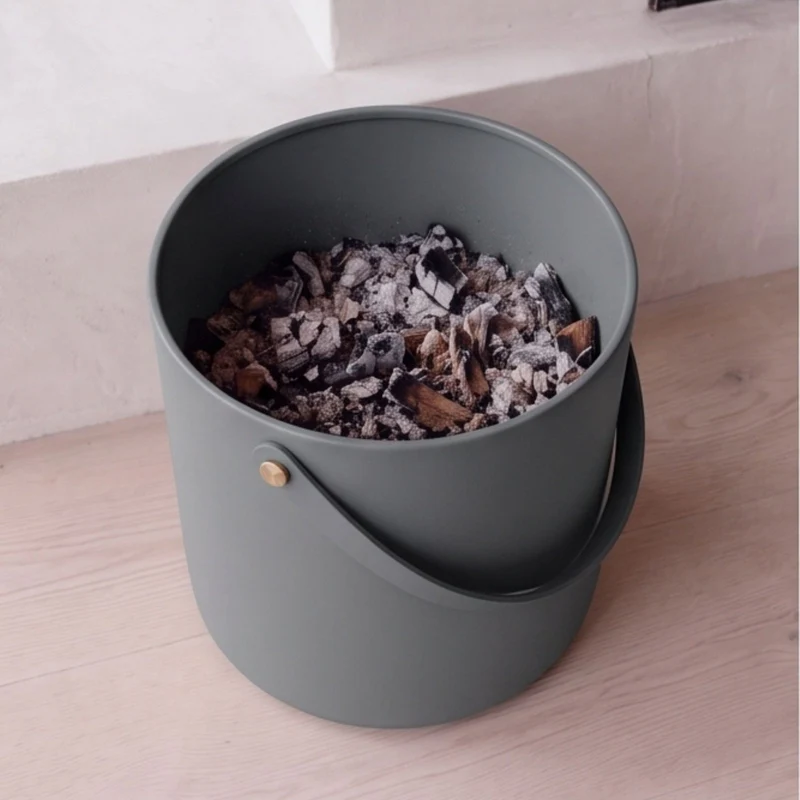 Ascheeimer mit Deckel