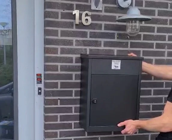 Boîte aux lettres pour colis Edmonton noire mat