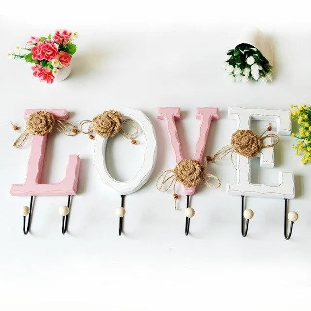 Américain rétro en bois lettre d'amour tenture murale crochets ornements manteau fer cintre crochet décoratif crochet décoration de la maison artisanat cadeaux