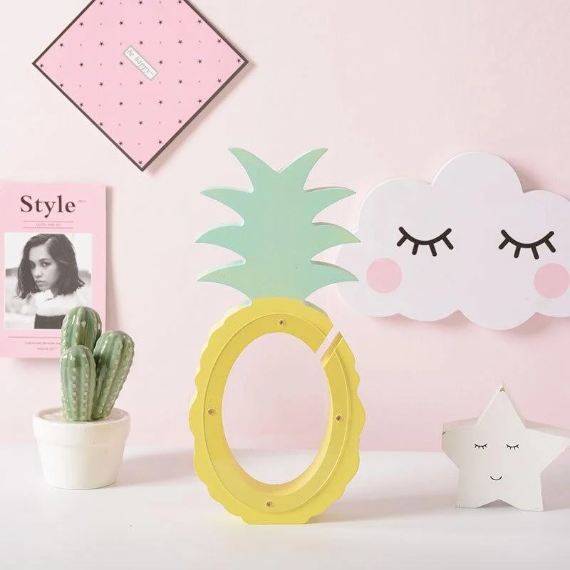 Main Freeshipping Maison Sculpture Creative Décoration de La Maison Accessoires Mignon Ananas Tirelire Photographie Props Cadeaux Pour Enfants