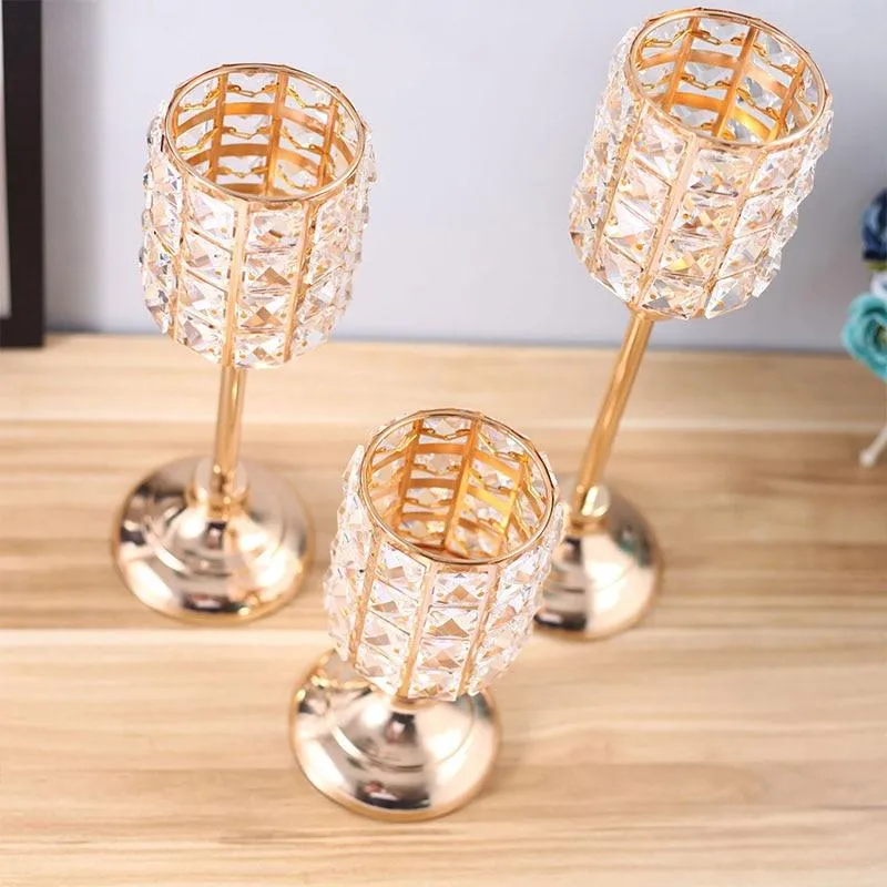Bougeoirs en cristal modernes faits à la main Centres de table de mariage Ornements en métal Chandelier Décoration de la maison Artware Décoration de mariage Cadeau