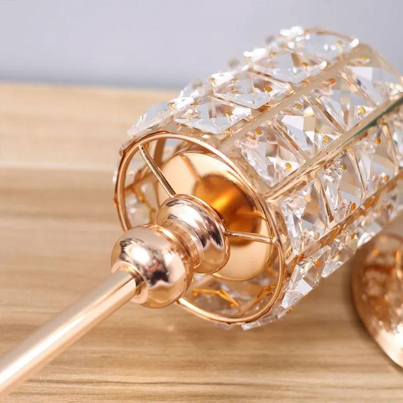 Bougeoirs en cristal modernes faits à la main Centres de table de mariage Ornements en métal Chandelier Décoration de la maison Artware Décoration de mariage Cadeau