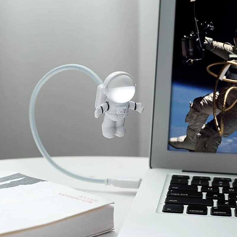 Modèle d'astronaute nordique Mini Figurine de veilleuse pour la décoration de la maison ornement USB décoration d'ordinateur lumières artisanat cadeaux