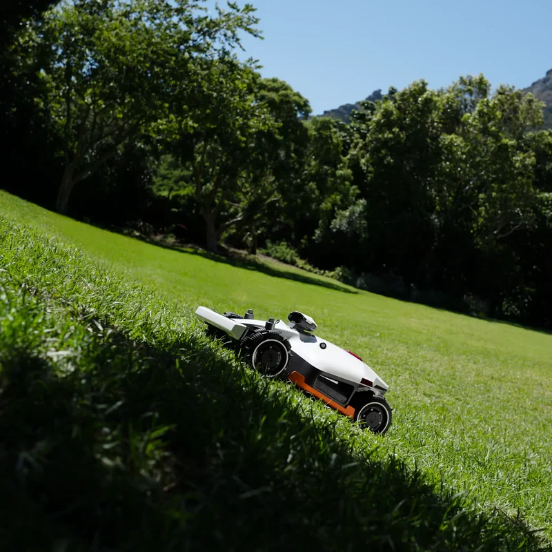MAMMOTION Robot tondeuse LUBA 2X AWD 10000