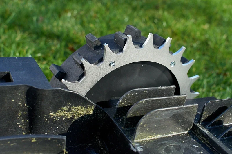 ROBO CLAWS Edelstahl-Spikes Ø168 mm für Yardforce 400Ri, 280R, 260B & 300RBS