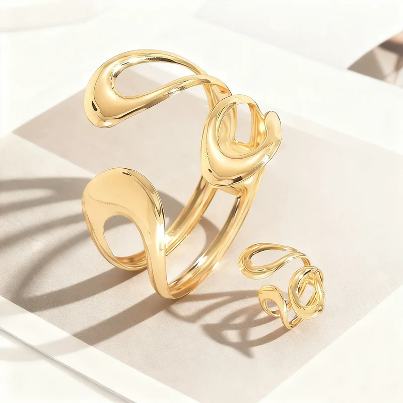 Exaggerated Alloy Cuff Bracelet Set