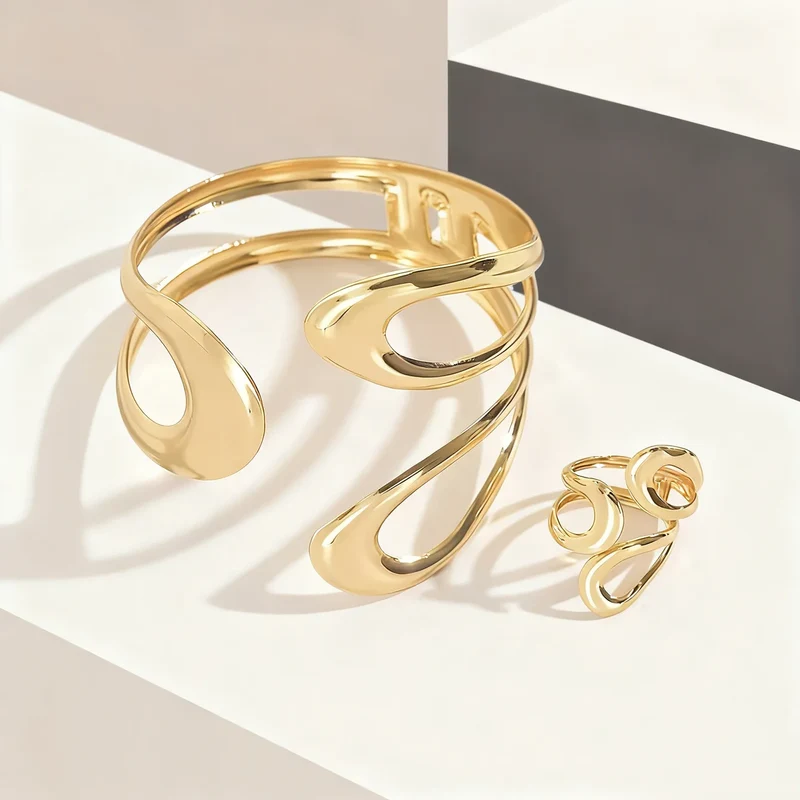 Exaggerated Alloy Cuff Bracelet Set