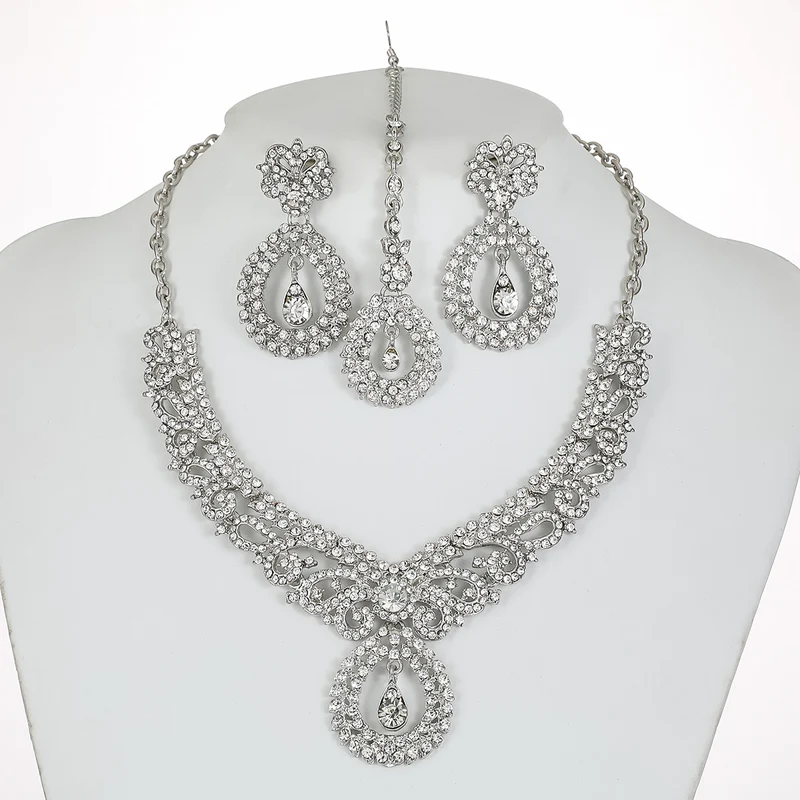 Crystal Luxury Clavicle Chain Necklace Set (3-Piece)