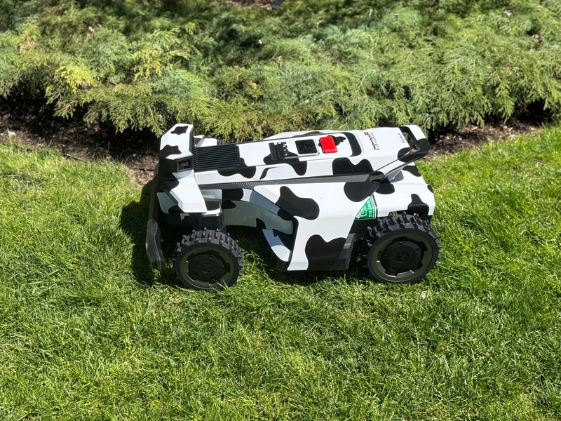 Cow X430 All-Wheel Drive Robotic Lawn Mower