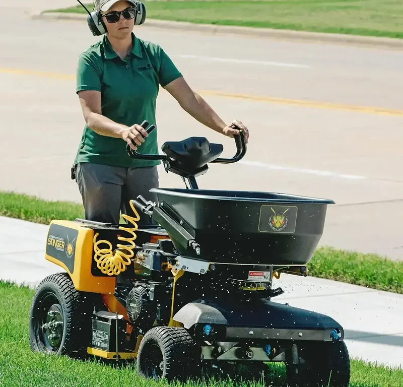 Stinger Gateway Fertilizer Spreader for professionals